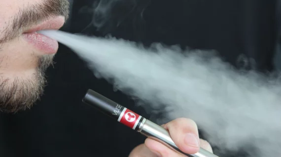 Daily e cigarette users double their risk for MI